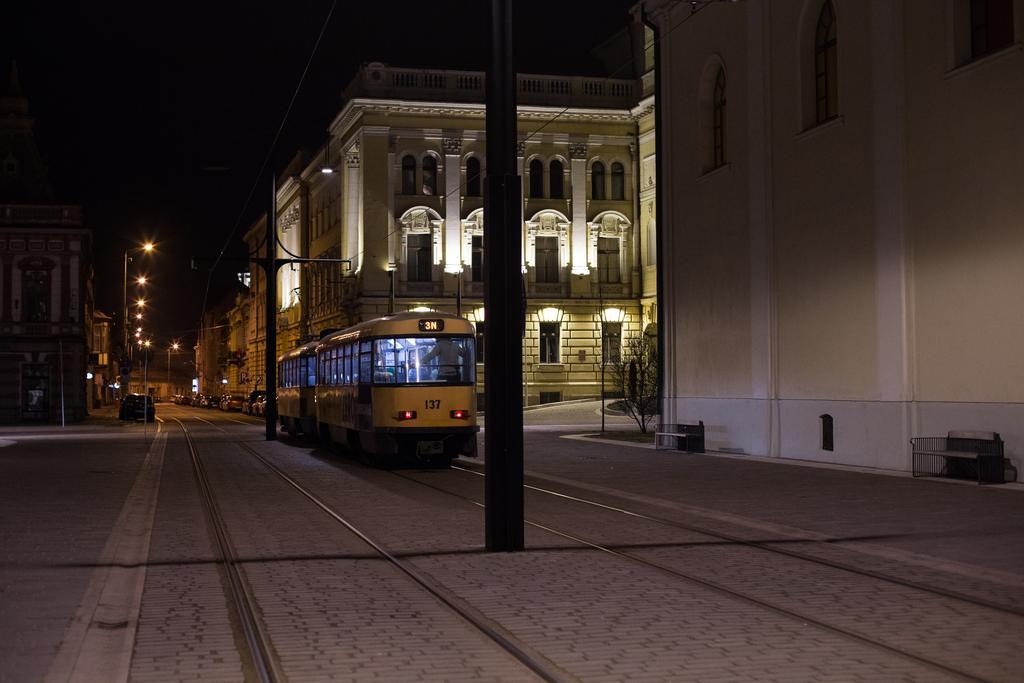 Downtown Studio Oradea Exteriér fotografie